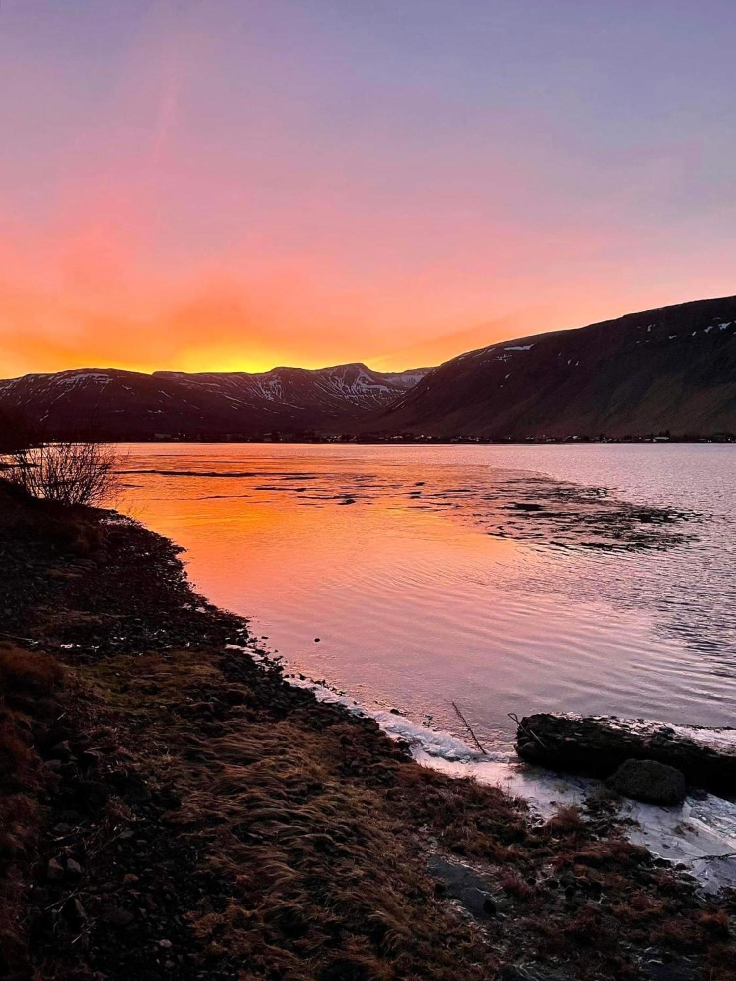 Cosy Lakeview Cabin 45 Minutes From Reykjavik Мосфедльсбайр Экстерьер фото