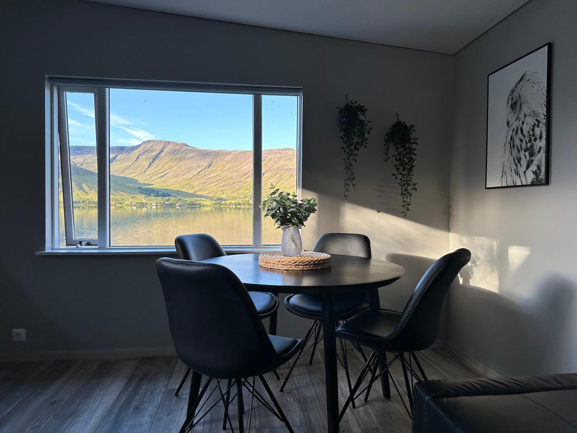 Cosy Lakeview Cabin 45 Minutes From Reykjavik Мосфедльсбайр Экстерьер фото